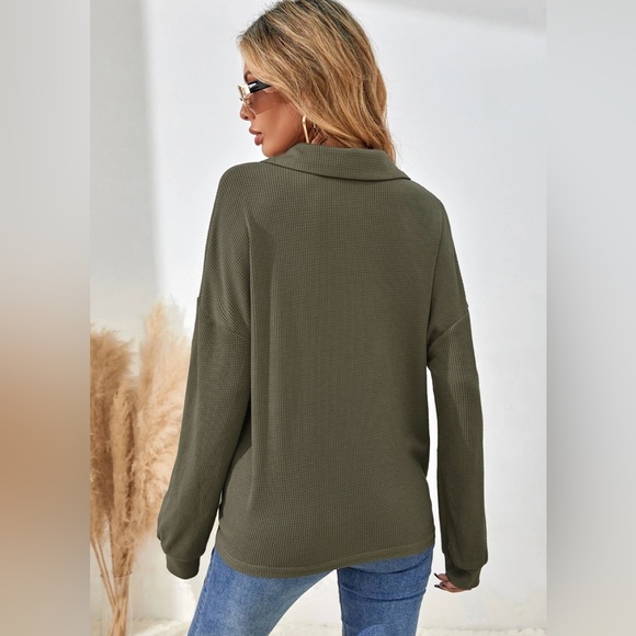 SHEIN long sleeve half button drop shoulder tee in army green size small - Picture 3 of 7